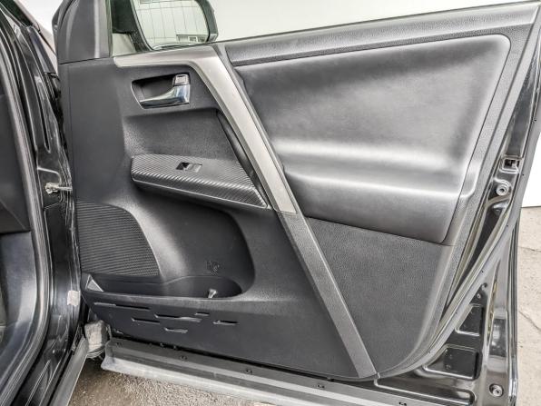 Toyota RAV4 IV (XA40) с пробегом 2015 года, цена 1 825 000 рублей, 214733 км, внедорожник, Автокод Объявления