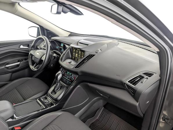 Ford Kuga II Рестайлинг с пробегом 2018 года, цена 1 670 000 рублей, 142000 км, внедорожник, Автокод Объявления
