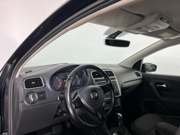 Volkswagen Polo V Рестайлинг с пробегом 2017 года, цена 949 000 рублей, 183000 км, седан, Автокод Объявления