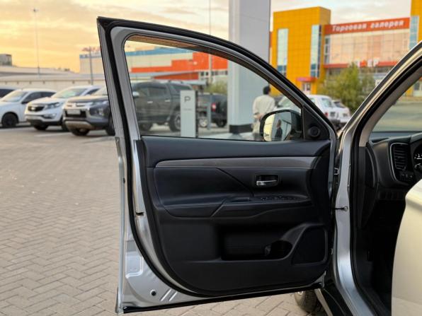 Mitsubishi Outlander III Рестайлинг 3 с пробегом 2022 года, цена 2 850 000 рублей, 98173 км, внедорожник, Автокод Объявления