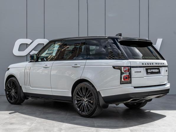 Land Rover Range Rover IV Рестайлинг с пробегом 2018 года, цена 5 350 000 рублей, 159042 км, внедорожник, Автокод Объявления