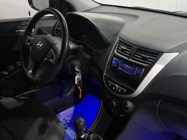 Hyundai Solaris I Рестайлинг с пробегом 2015 года, цена 802 000 рублей, 207843 км, седан, Автокод Объявления