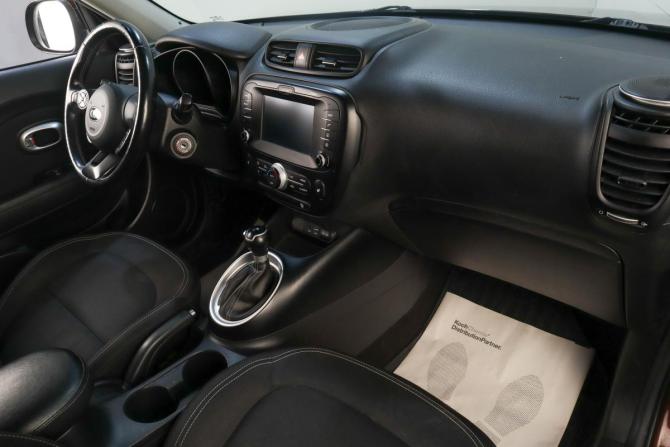 Kia Soul II Рестайлинг с пробегом 2017 года, цена 1 699 000 рублей, 72400 км, хэтчбек, Автокод Объявления