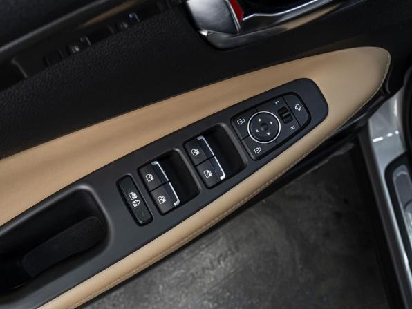 Hyundai Santa Fe IV Рестайлинг с пробегом 2023 года, цена 4 199 000 рублей, 42092 км, внедорожник, Автокод Объявления