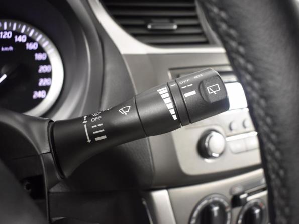 Nissan Tiida II с пробегом 2015 года, цена 999 900 рублей, 129871 км, хэтчбек, Автокод Объявления