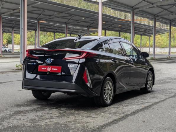 Toyota Prius IV (XW50) с пробегом 2017 года, цена 1 894 900 рублей, 136000 км, лифтбек, Автокод Объявления