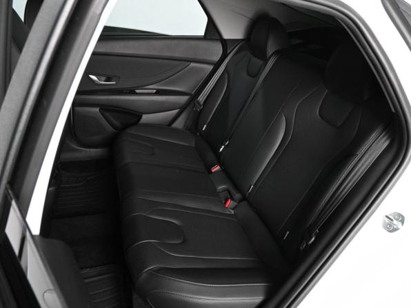 Hyundai Elantra VII (CN7) Рестайлинг с пробегом 2024 года, цена 2 299 000 рублей, 33222 км, седан, Автокод Объявления