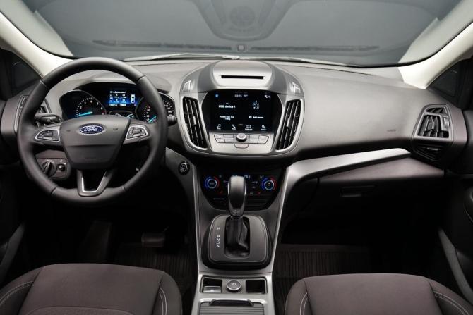 Ford Kuga II Рестайлинг с пробегом 2017 года, цена 1 770 000 рублей, 138000 км, внедорожник, Автокод Объявления