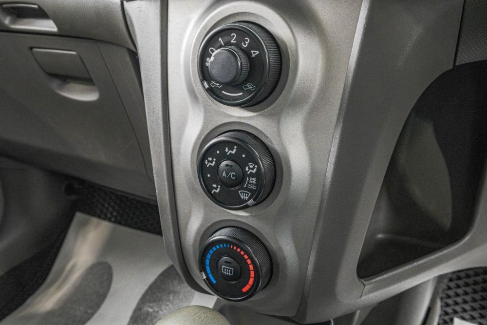 Toyota Vitz II (XP90) Барнаул  - изображение 18