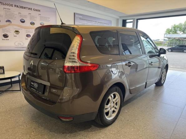 Renault Scenic III с пробегом 2011 года, цена 702 000 рублей, 326135 км, компактвэн, Автокод Объявления