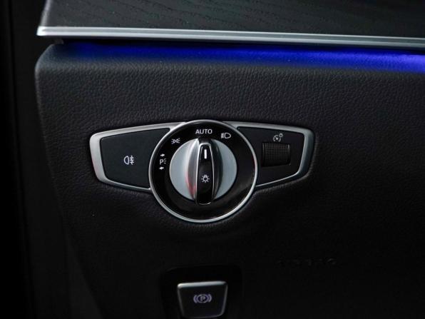 Mercedes-Benz E-Класс V (W213 S213 C238) с пробегом 2018 года, цена 3 190 000 рублей, 86113 км, седан, Автокод Объявления