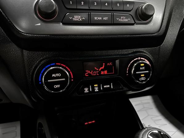 Kia Rio III с пробегом 2012 года, цена 1 040 000 рублей, 74184 км, седан, Автокод Объявления