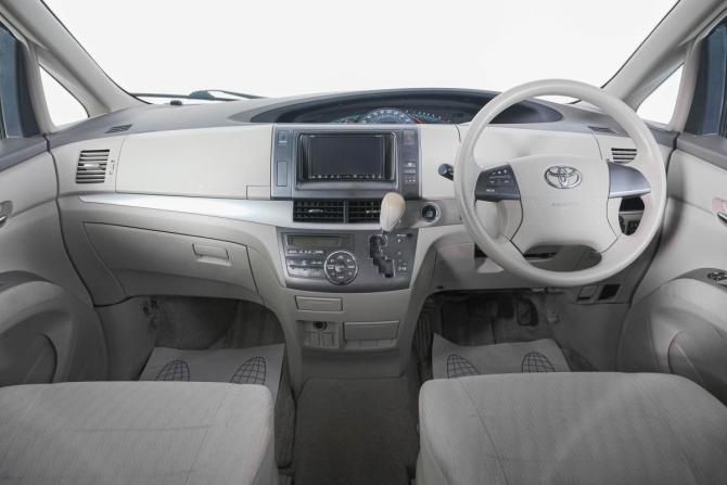 Toyota Estima III Рестайлинг с пробегом 2011 года, цена 659 000 рублей, 203467 км, минивэн, Автокод Объявления