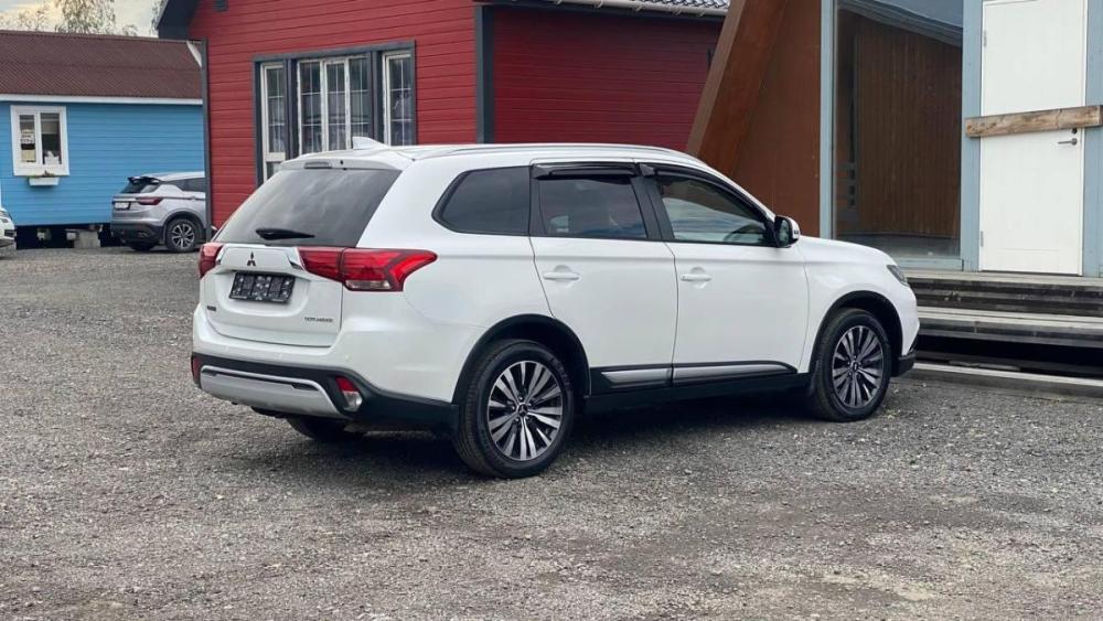 Mitsubishi Outlander III Рестайлинг 3 Санкт-Петербург  - изображение 4