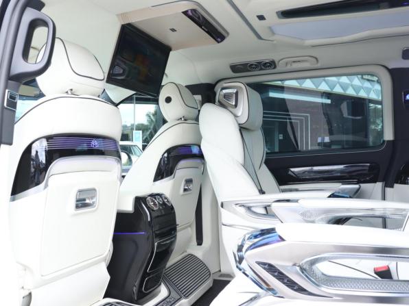 Mercedes-Benz V-Класс III (W447) Рестайлинг с пробегом 2024 года, цена 8 995 000 рублей, 7940 км, минивэн, Автокод Объявления