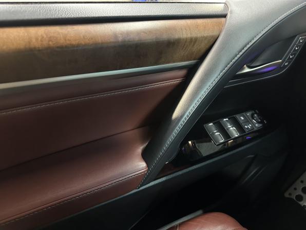 Lexus LX III Рестайлинг 2 с пробегом 2019 года, цена 10 000 000 рублей, 90376 км, внедорожник, Автокод Объявления