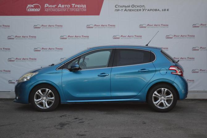Peugeot 208 I с пробегом 2013 года, цена 650 000 рублей, 224274 км, хэтчбек, Автокод Объявления