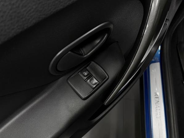 Renault Sandero II Рестайлинг с пробегом 2021 года, цена 1 240 000 рублей, 87252 км, хэтчбек, Автокод Объявления