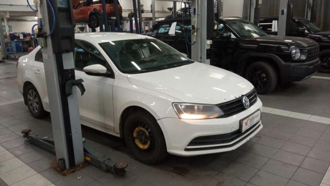 Volkswagen Jetta VI Рестайлинг с пробегом 2015 года, цена 590 000 рублей, 356090 км, седан, Автокод Объявления