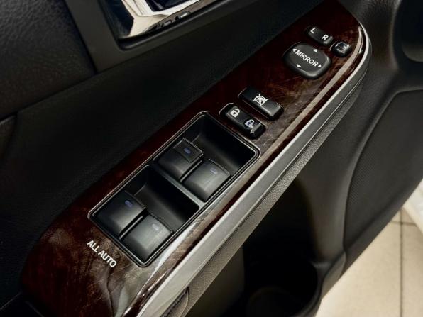 Toyota Camry VII (XV50) Рестайлинг с пробегом 2017 года, цена 2 450 000 рублей, 117473 км, седан, Автокод Объявления