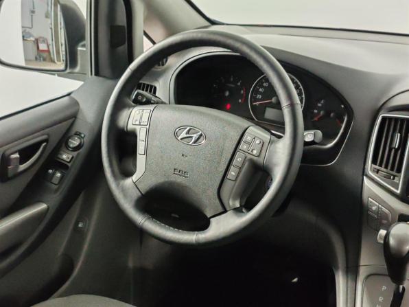 Hyundai H-1 II Рестайлинг 2 с пробегом 2021 года, цена 3 299 000 рублей, 171288 км, минивэн, Автокод Объявления