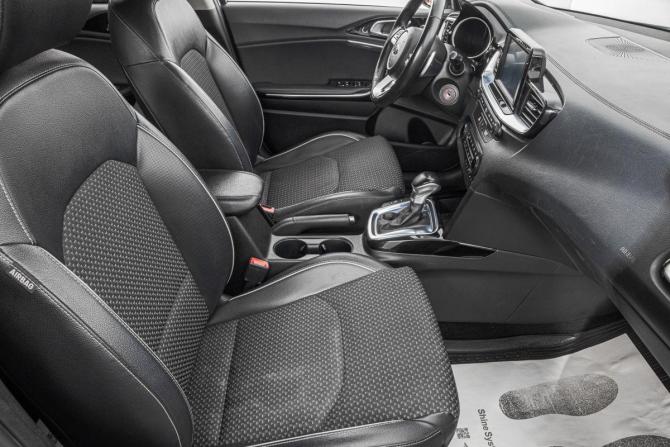 Kia Ceed III с пробегом 2018 года, цена 1 399 000 рублей, 167000 км, хэтчбек, Автокод Объявления