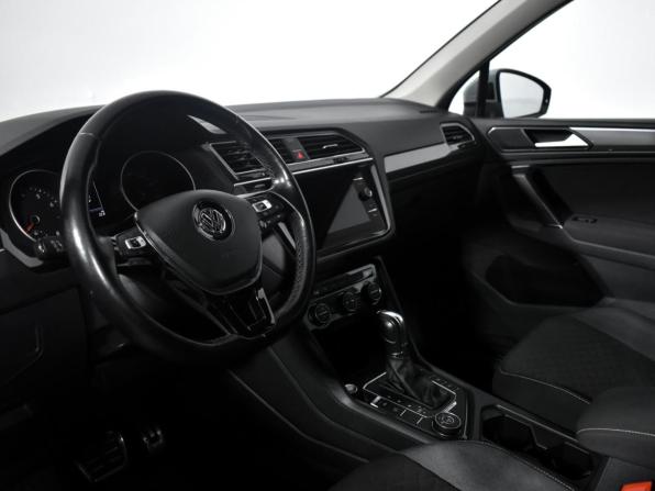 Volkswagen Tiguan II с пробегом 2018 года, цена 2 249 900 рублей, 156417 км, внедорожник, Автокод Объявления