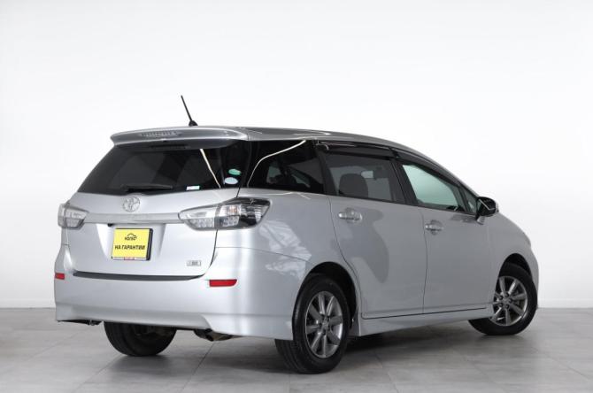 Toyota Wish II Рестайлинг с пробегом 2013 года, цена 1 559 000 рублей, 180000 км, минивэн, Автокод Объявления