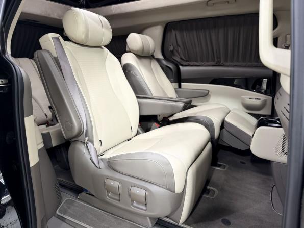 Kia Carnival IV Рестайлинг с пробегом 2024 года, цена 7 300 000 рублей, 31055 км, минивэн, Автокод Объявления