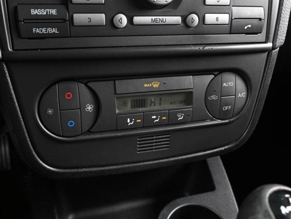 Ford Fiesta Mk5 с пробегом 2006 года, цена 490 000 рублей, 203459 км, хэтчбек, Автокод Объявления
