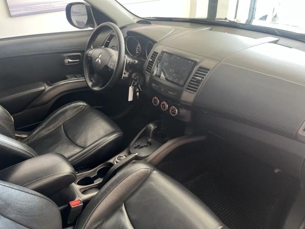 Mitsubishi Outlander II Рестайлинг с пробегом 2011 года, цена 1 046 500 рублей, 200306 км, внедорожник, Автокод Объявления