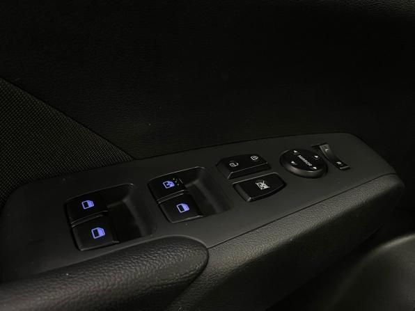 Hyundai Solaris II с пробегом 2018 года, цена 1 330 000 рублей, 128786 км, седан, Автокод Объявления