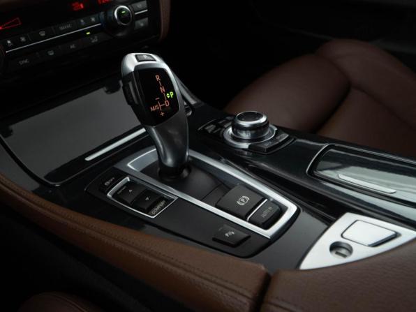 BMW 5 серии VI (F10/F11/F07) Рестайлинг с пробегом 2015 года, цена 2 299 444 рубля, 204812 км, седан, Автокод Объявления