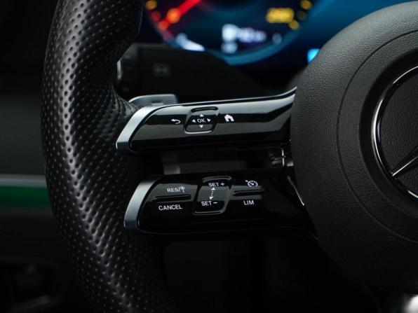 Mercedes-Benz E-Класс V (W213 S213 C238) Рестайлинг с пробегом 2021 года, цена 4 190 900 рублей, 69925 км, седан, Автокод Объявления