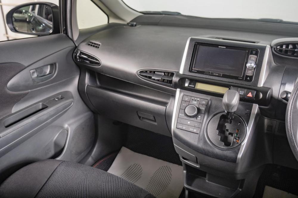 Toyota Wish II Рестайлинг Томск  - изображение 11
