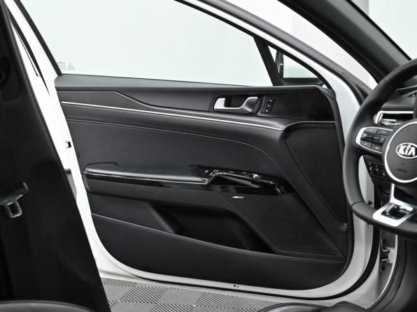 Kia K5 III с пробегом 2021 года, цена 2 449 000 рублей, 111000 км, седан, Автокод Объявления
