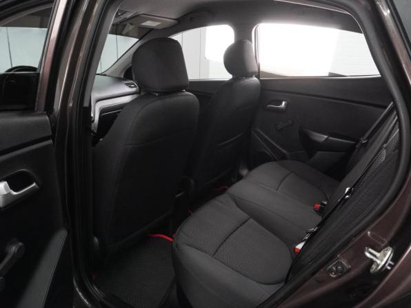 Kia Rio III Рестайлинг с пробегом 2015 года, цена 944 000 рублей, 195434 км, седан, Автокод Объявления