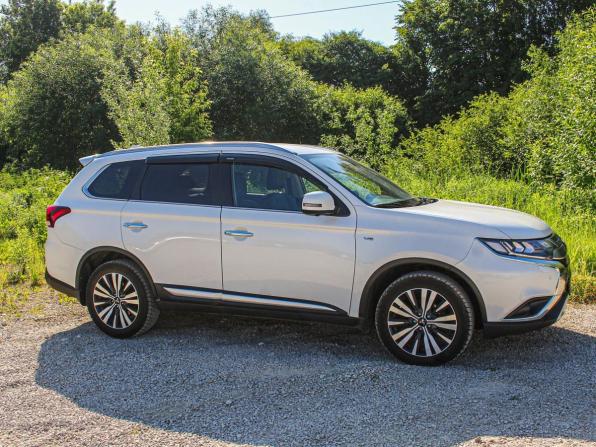 Mitsubishi Outlander III Рестайлинг 3 с пробегом 2019 года, цена 2 536 000 рублей, 144830 км, внедорожник, Автокод Объявления