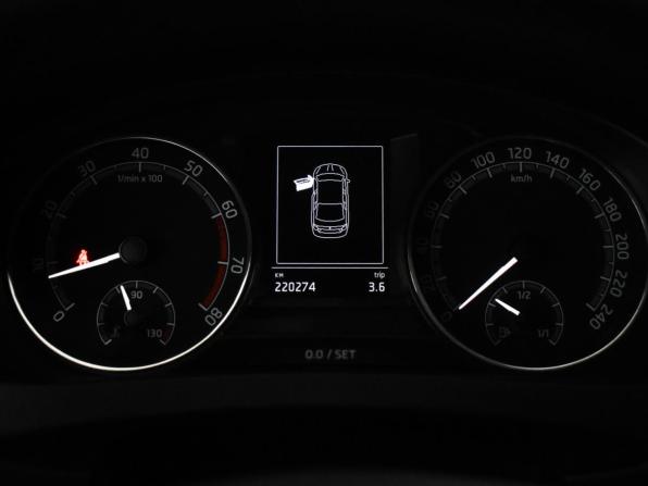 Skoda Rapid I Рестайлинг с пробегом 2017 года, цена 900 000 рублей, 220271 км, лифтбек, Автокод Объявления
