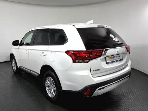 Mitsubishi Outlander III Рестайлинг 3 с пробегом 2019 года, цена 2 290 000 рублей, 109460 км, внедорожник, Автокод Объявления