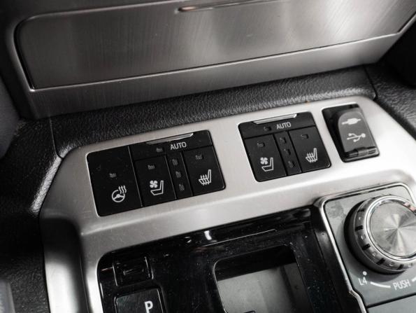 Toyota Land Cruiser 200 Series Рестайлинг 2 с пробегом 2016 года, цена 6 399 000 рублей, 275453 км, внедорожник, Автокод Объявления