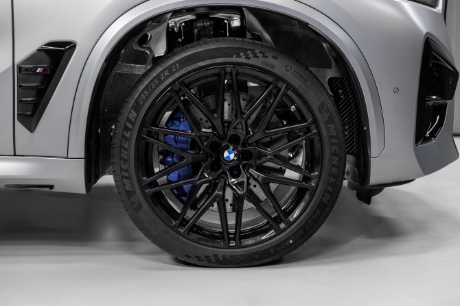 Новый BMW X5 M III (F95) Рестайлинг 2024 года, цена 26 900 000 рублей, внедорожник, Автокод Объявления