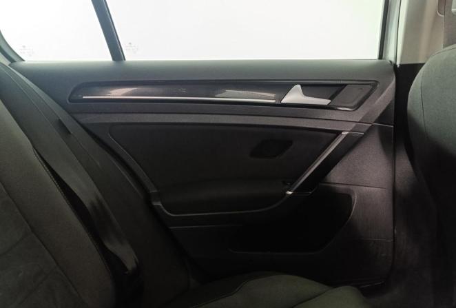 Volkswagen Golf VII с пробегом 2015 года, цена 1 100 000 рублей, 310100 км, хэтчбек, Автокод Объявления