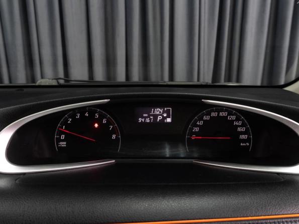 Toyota Sienta II Рестайлинг с пробегом 2019 года, цена 1 569 000 рублей, 94161 км, компактвэн, Автокод Объявления