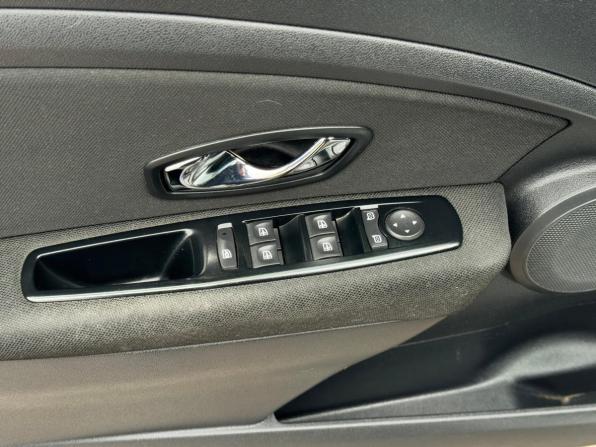 Renault Fluence I Рестайлинг с пробегом 2014 года, цена 773 000 рублей, 135968 км, седан, Автокод Объявления