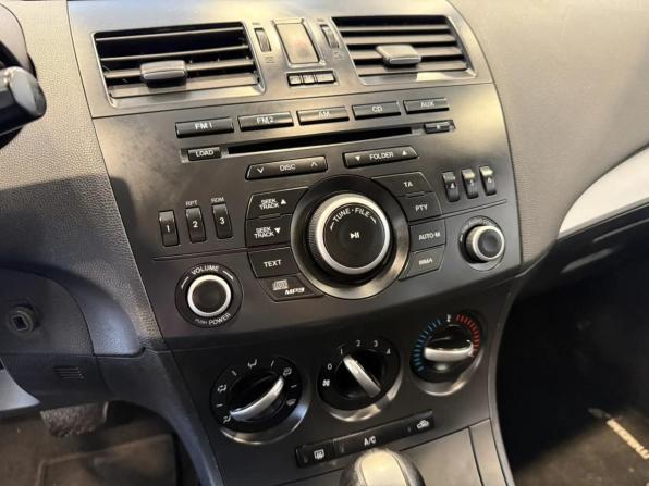 Mazda 3 II (BL) Рестайлинг с пробегом 2012 года, цена 999 000 рублей, 144957 км, хэтчбек, Автокод Объявления
