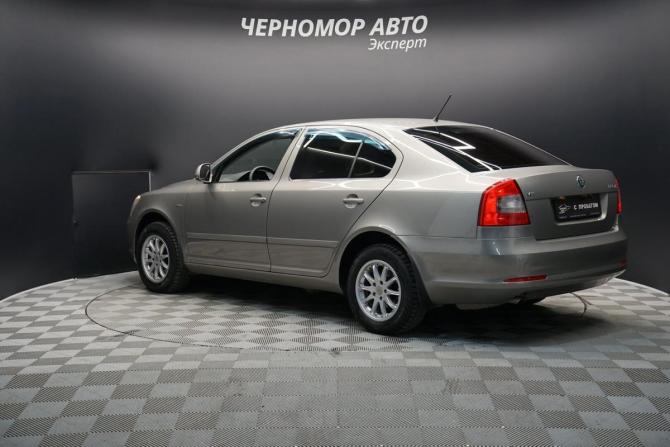 Skoda Octavia II (A5) Рестайлинг с пробегом 2013 года, цена 1 080 000 рублей, 239845 км, лифтбек, Автокод Объявления