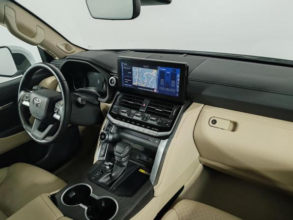 Toyota Land Cruiser 300 Series с пробегом 2022 года, цена 9 999 000 рублей, 45930 км, внедорожник, Автокод Объявления