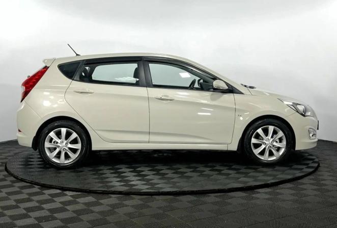 Hyundai Solaris I с пробегом 2014 года, цена 1 310 000 рублей, 17852 км, хэтчбек, Автокод Объявления