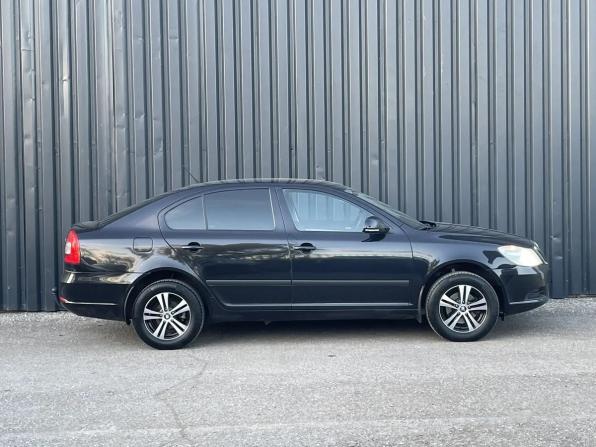 Skoda Octavia II (A5) Рестайлинг с пробегом 2013 года, цена 645 000 рублей, 322282 км, лифтбек, Автокод Объявления